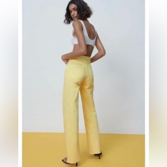 Zara Women’s Pale Yellow High Rise Frayed Hem Straight Boyfriend Crop Jeans - Picture 3 of 7
